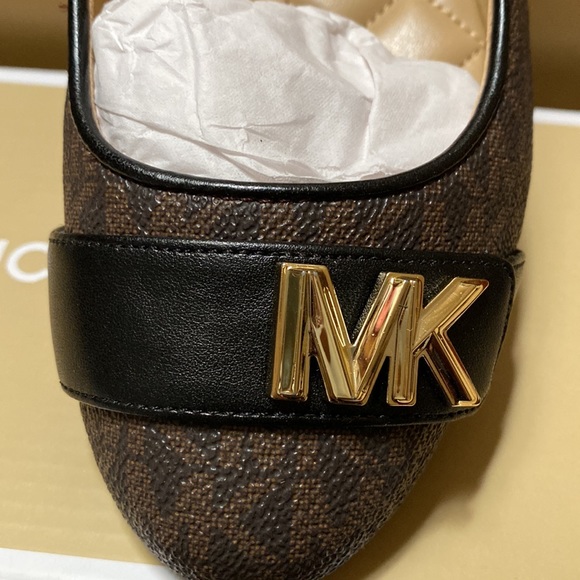 New MK Jilly Round Toe Ballet Flats shoes. Never worn. Comes with original box - Picture 4 of 9